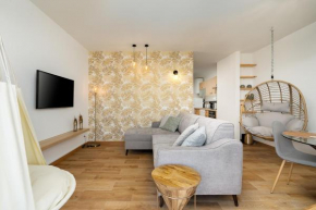 Charming Apartment W/ Pool & Balcony in Portimão by LovelyStay
